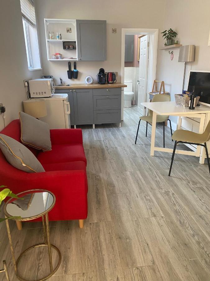 Hugo Mews Bright Studio Apartment Bray Buitenkant foto
